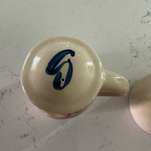 Signed Casey Pottery Marshall, TX USA Salt & Pepper Shakers w/Fruit,Great Shape - Picture 7 of 12